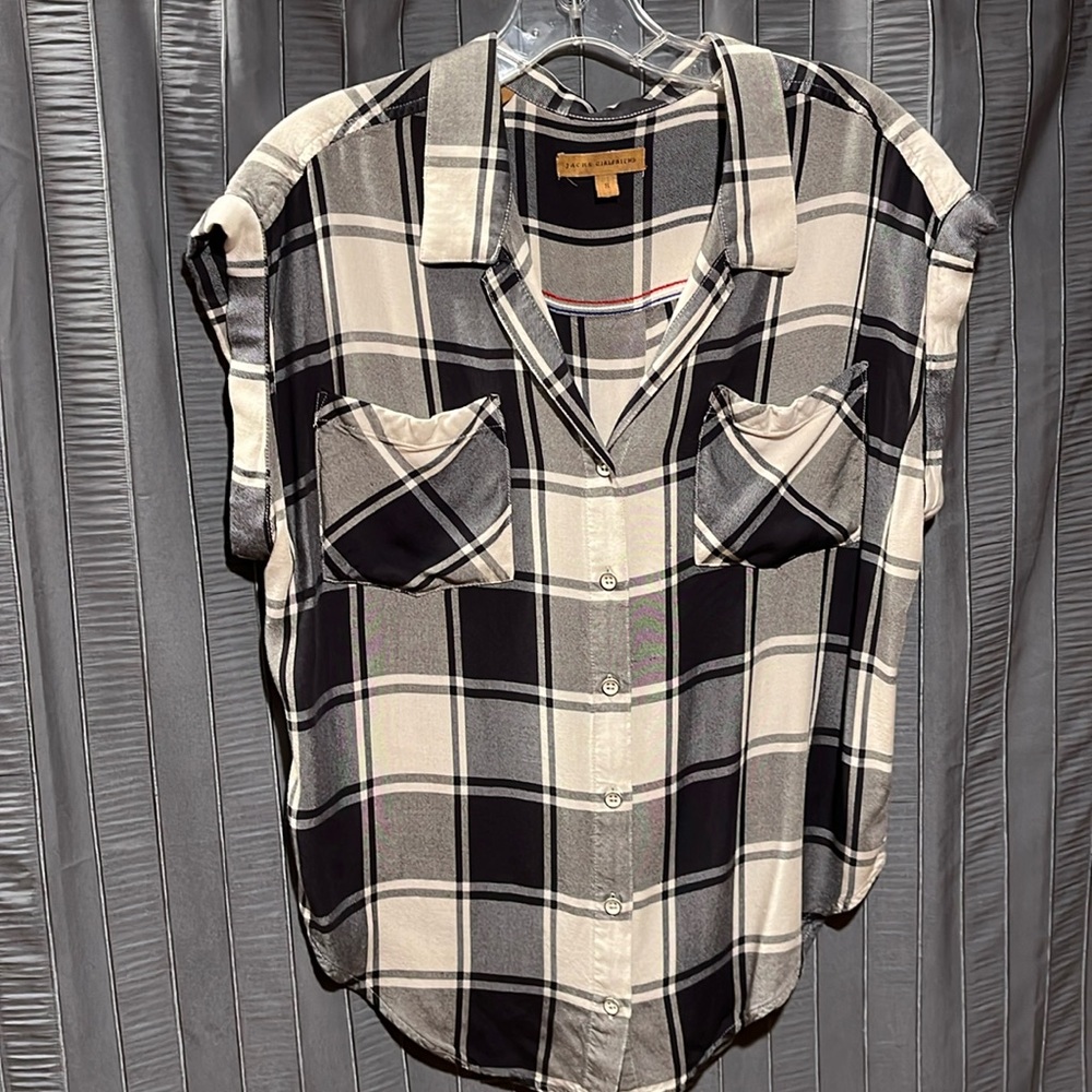 Jachs Girlfriend short sleeve blouse Size Small in black, cream, and gray plaid